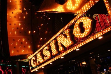 Payout table with hand rankings